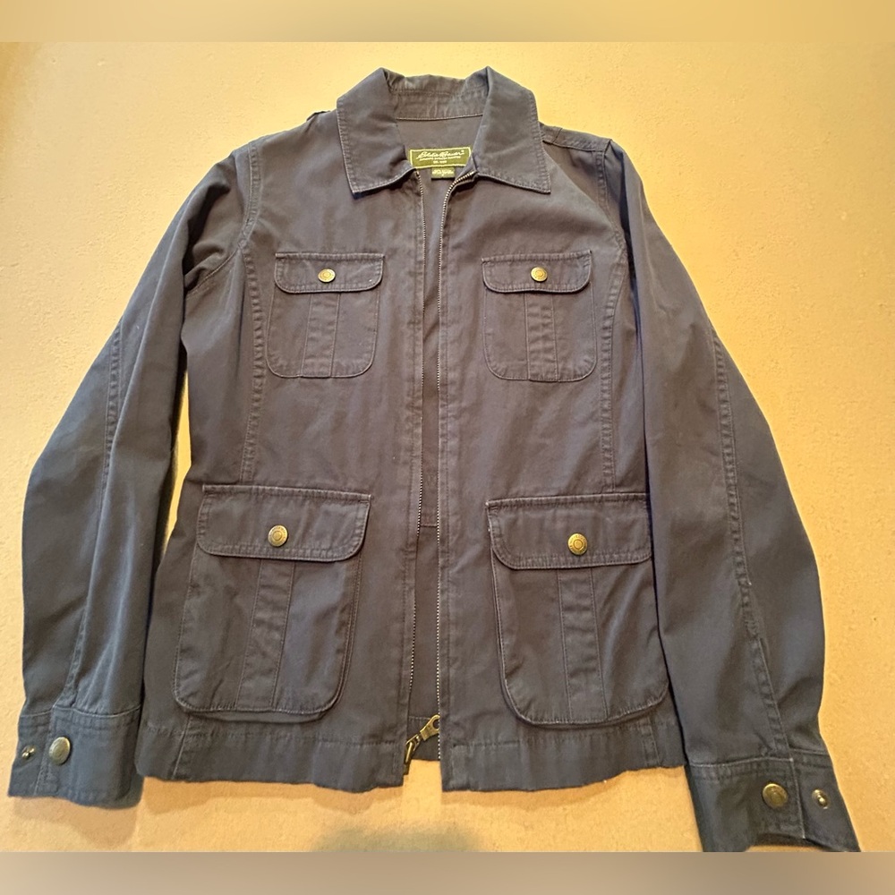 Women’s Eddie Bauer Light Jacket. Flattering fit, great spring jacket!